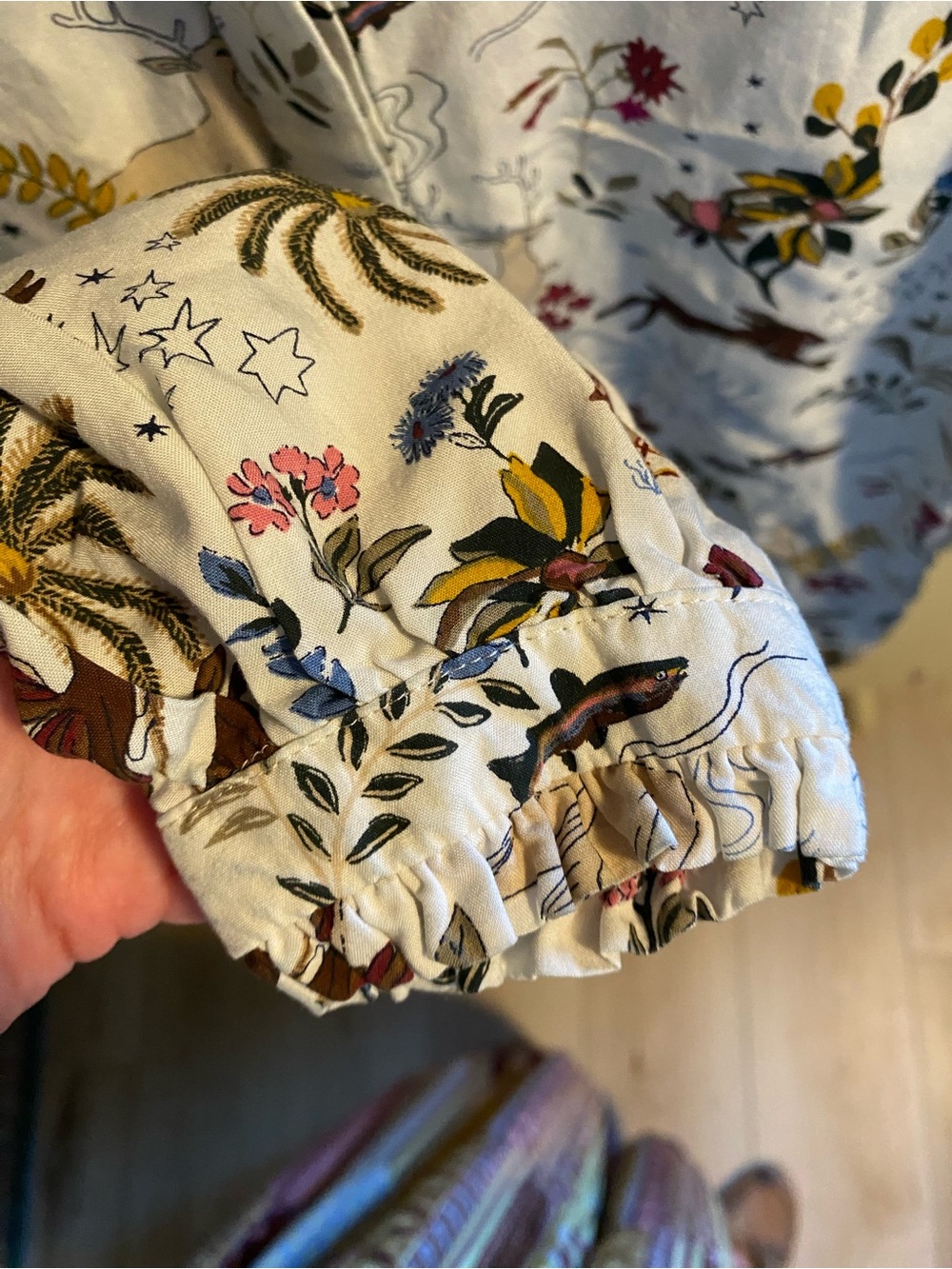 JOULES Kalina Woodland Blouse - Picture 4 of 6